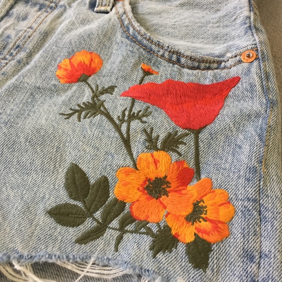 π S O L D π Leviβs 501 shorts - Picture 5 of 10